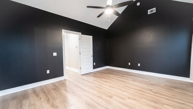 Building Photo - Move-In Special! Free January Rent — Stunning Like-New 4-Bedroom Home Just Minutes from Fort Stewart