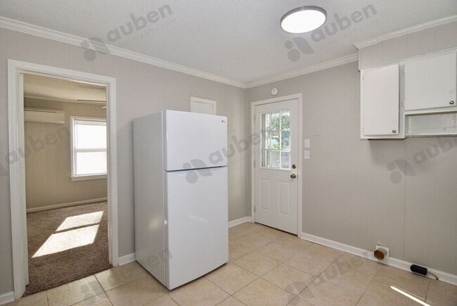 Building Photo - 2 Bedroom House For Lease in South Augusta