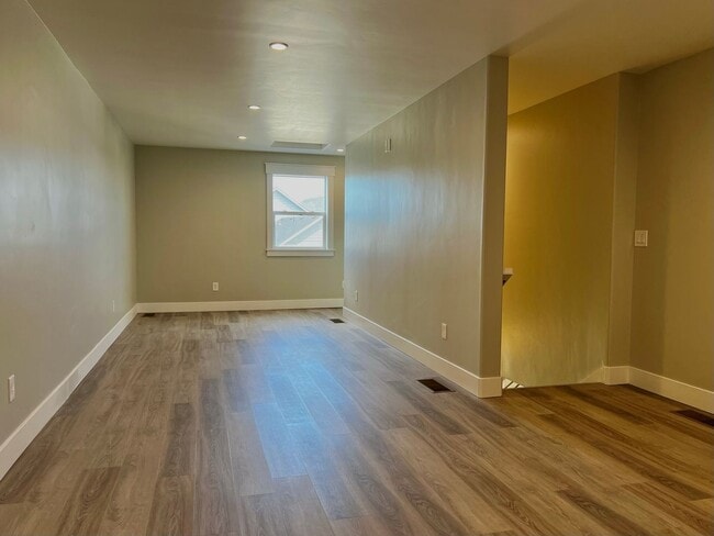 Building Photo - 4 Bedroom 3 Bath New Star Development