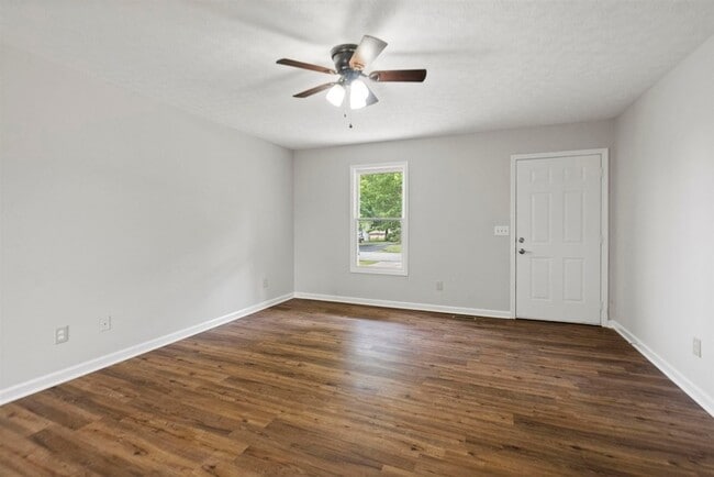 Building Photo - 1204 Derek Dr