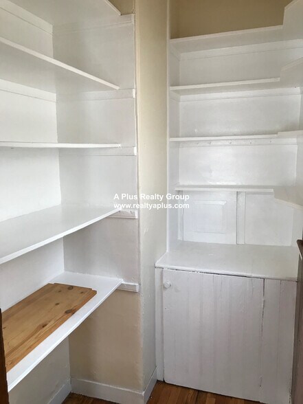 Building Photo - 336 Centre St