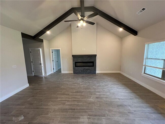 Building Photo - 6907 SW High Meadow Blvd