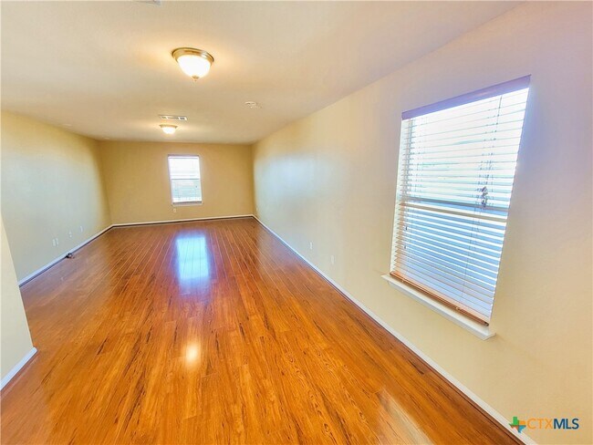 Building Photo - 610 Taurus Dr