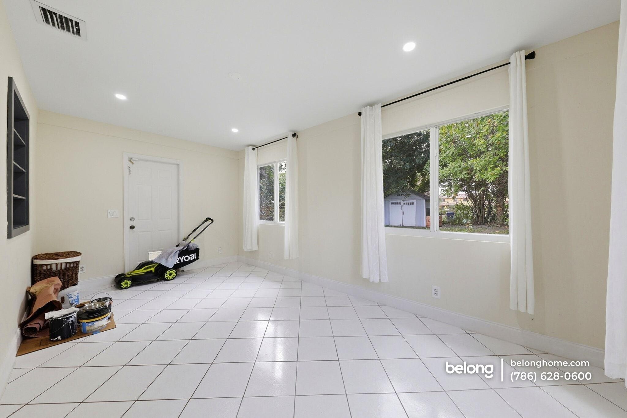 Building Photo - 2631 NW 47th Ave