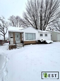 Building Photo - GORGEOUS 3 BD 1.5 BATH HOME!