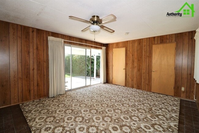 Building Photo - 1924 Sequoia St