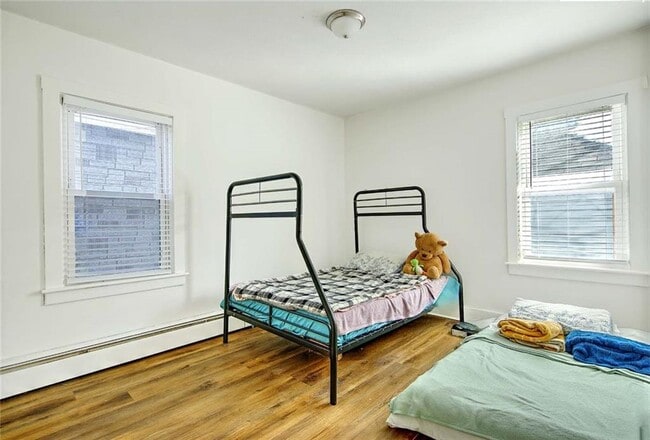 Building Photo - 68 Division St