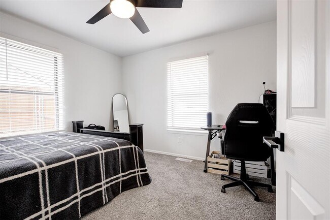 Building Photo - 2820 Dalewood Pl