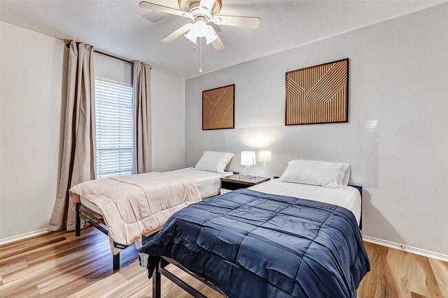 Building Photo - 92 N Deerfoot Cir