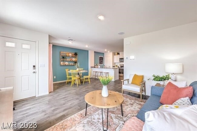 Building Photo - 9114 Hitmaker St