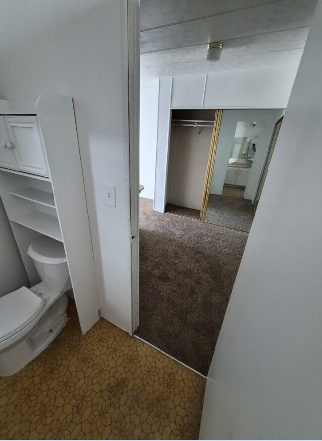 Building Photo - 3601 E Wyoming Ave