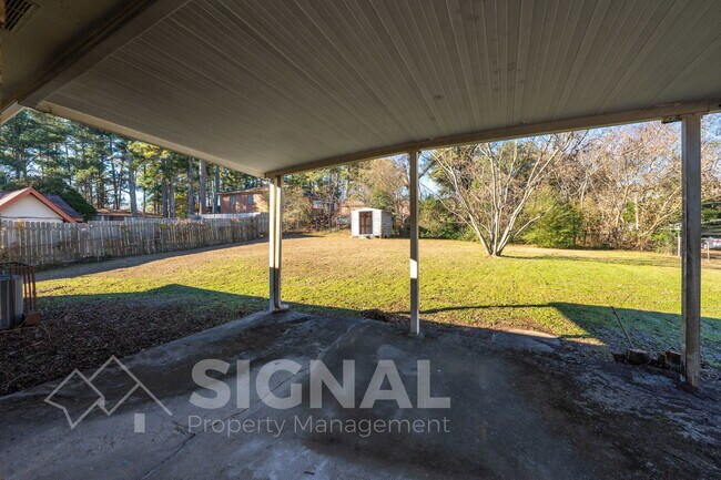 Building Photo - 1228 Huffman Rd