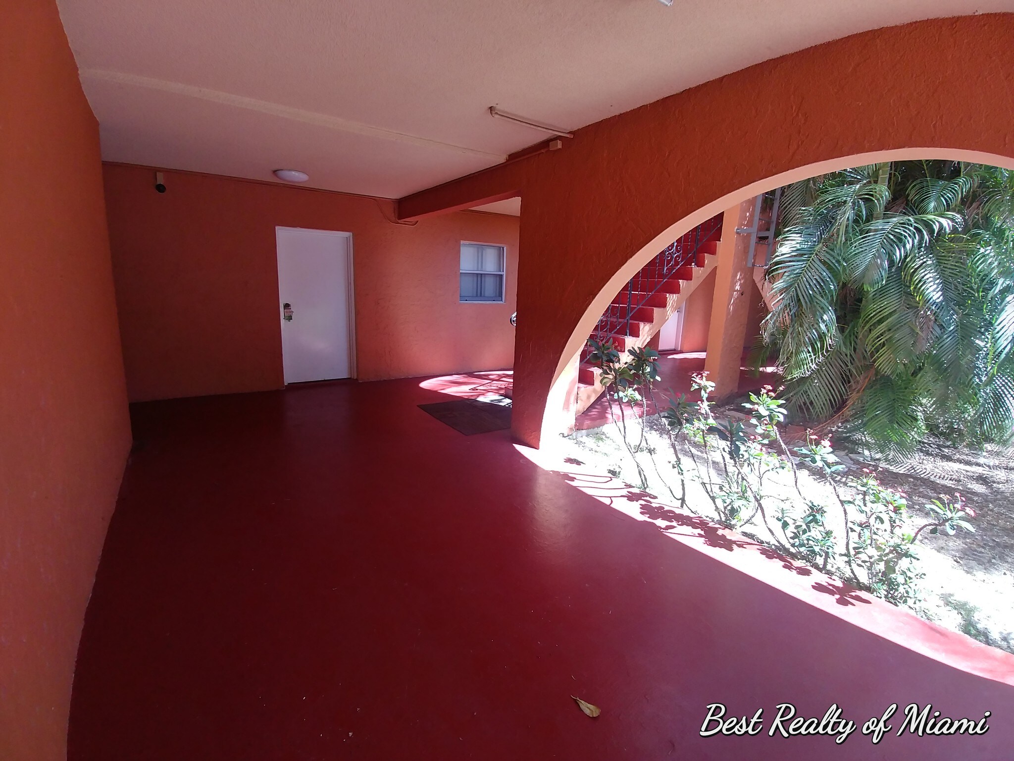 Building Photo - 1305 W 53rd St