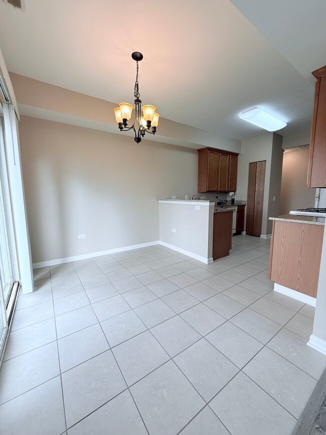 Building Photo - 3345 Bromley Ln