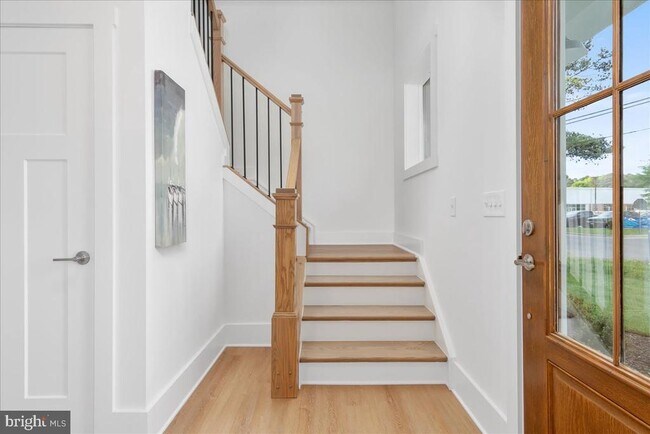 Building Photo - 807 Radcliff Ave
