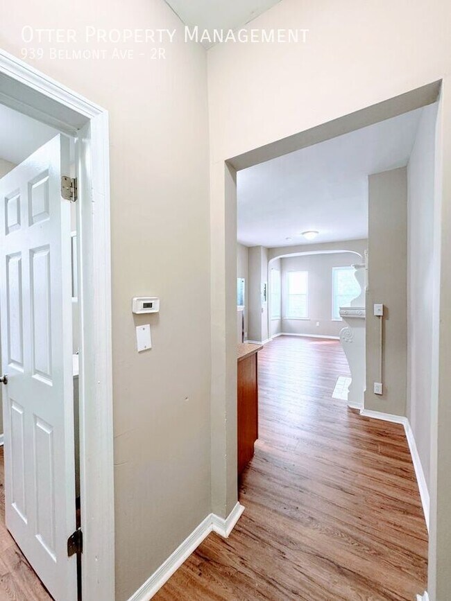 Building Photo - 939 Belmont Ave