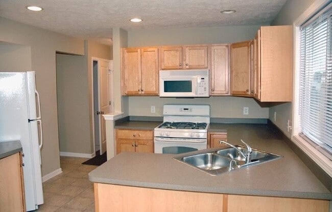 Building Photo - 5867 Timberlake Dr SE