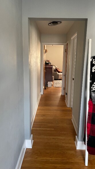 Building Photo - 20-24 E Middle St