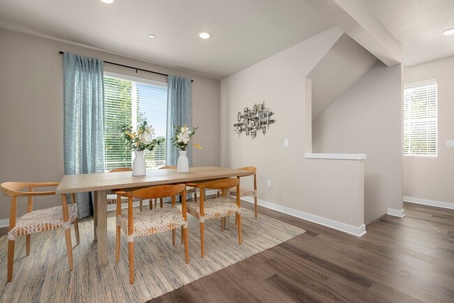 Building Photo - 4 Bedroom with Greenspace Privacy!