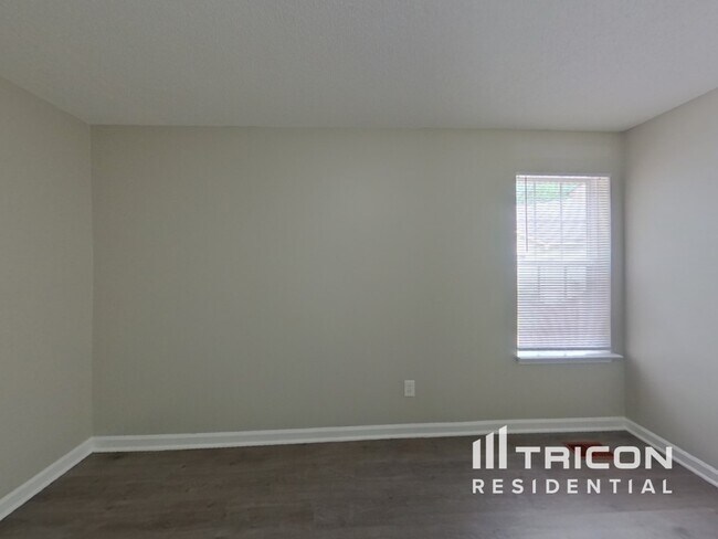 Building Photo - 5 Cambridge Oaks Ct