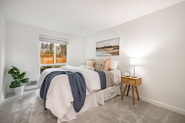 Building Photo - 2Bd/2Ba Bellevue Condo