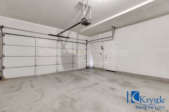 Building Photo - 6335 Newhaven Ln