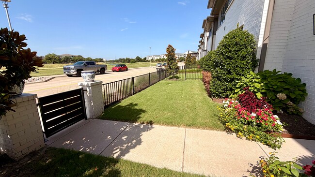 Building Photo - 4233 Watercourse Dr