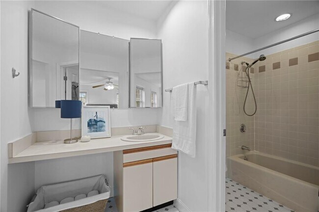 Building Photo - 510 Corey Ln