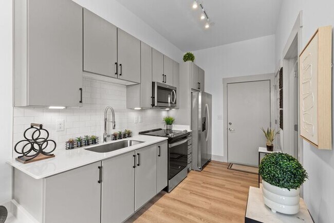 Building Photo - Chic Studio in the Heart of WEHO – Water &...