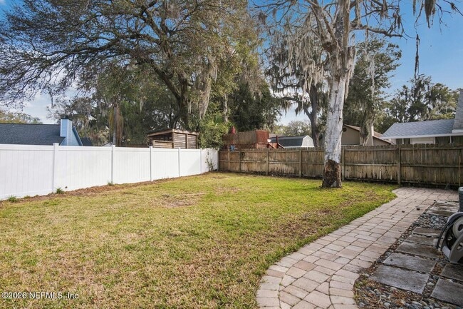 Building Photo - 1329 Cove Landing Dr