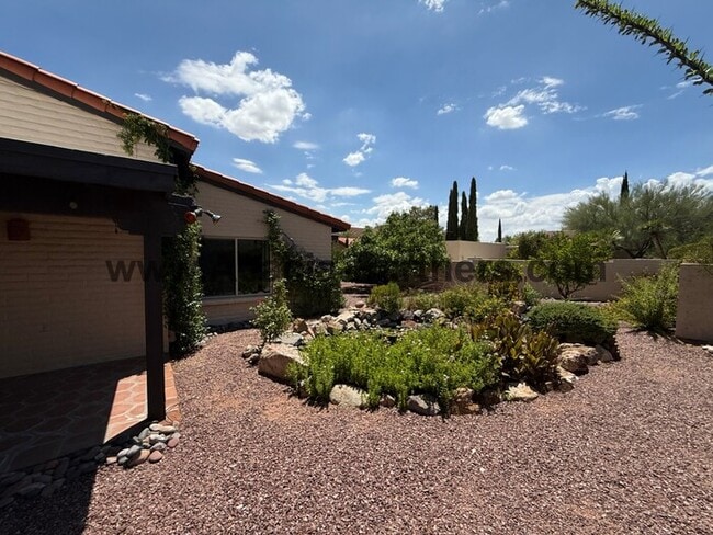 Building Photo - Stunning Two Bedroom with Den