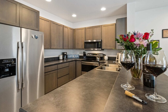 Building Photo - 2942 W Babcock St