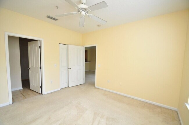 Building Photo - 12861 Madison Pointe Cir