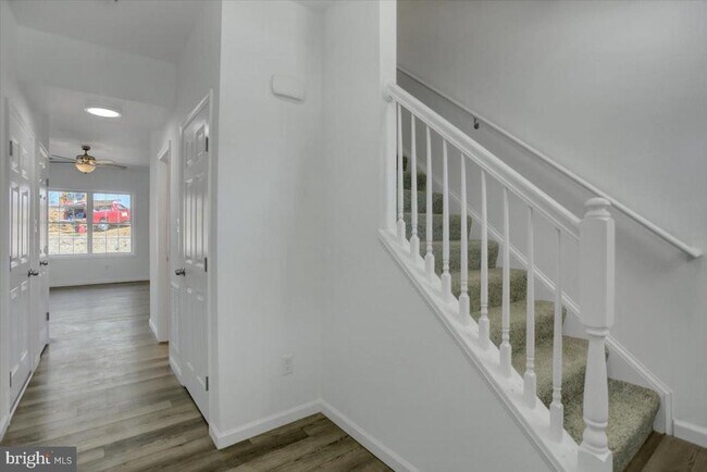 Building Photo - 301 Grandview Ave