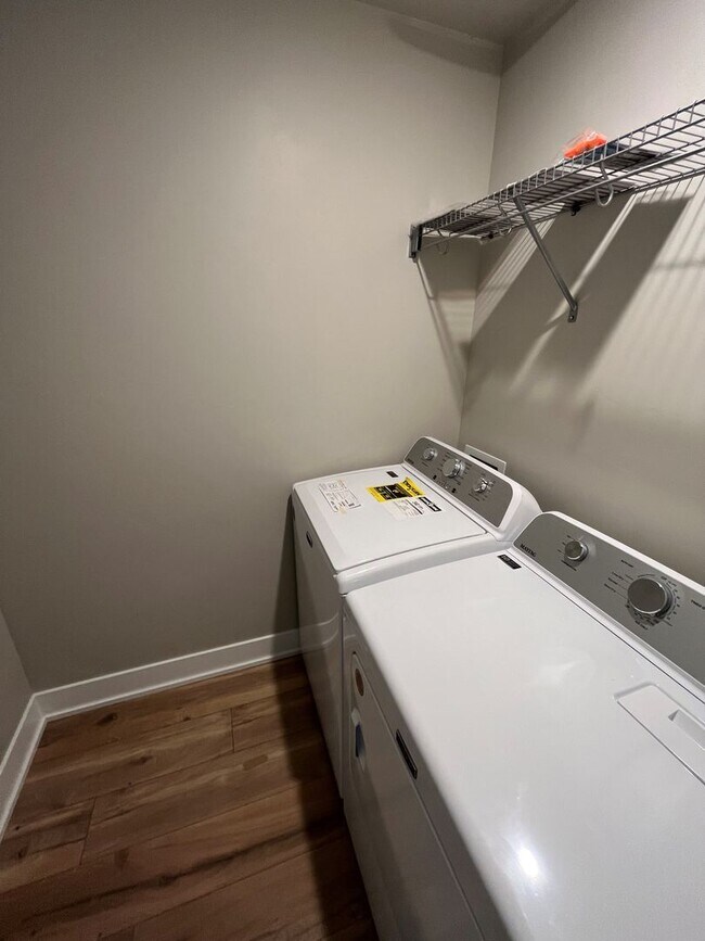 Building Photo - 3 Bed/2.5 Bath Townhome Built in 2023 in N...