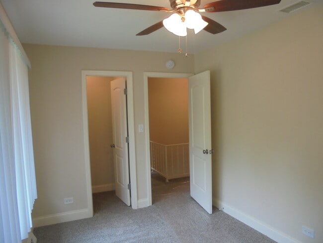 Building Photo - 1085 Hecker Dr