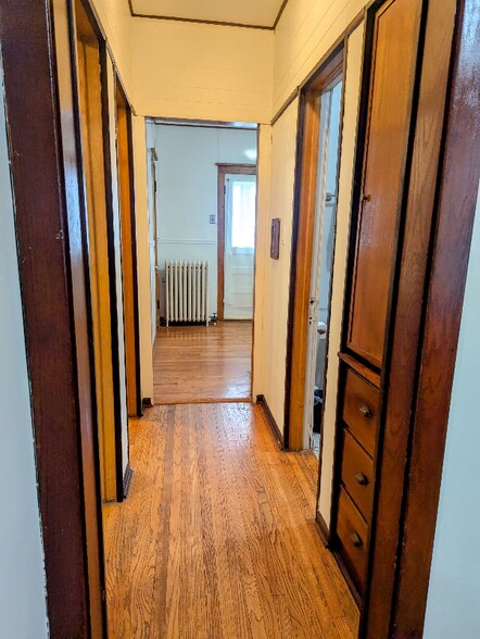 Building Photo - 3619 N Claremont Ave