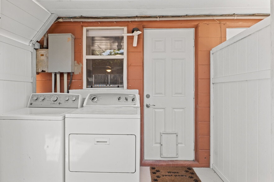 Building Photo - 329 Lee Ave