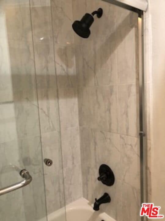 Building Photo - 622 S Barrington Ave