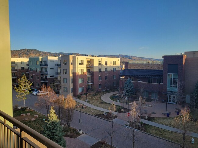 Building Photo - Luxury, Spacious 1 bedroom Apartment in Boulder at the Famous Peloton