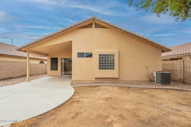 Building Photo - 12568 W Almeria Rd