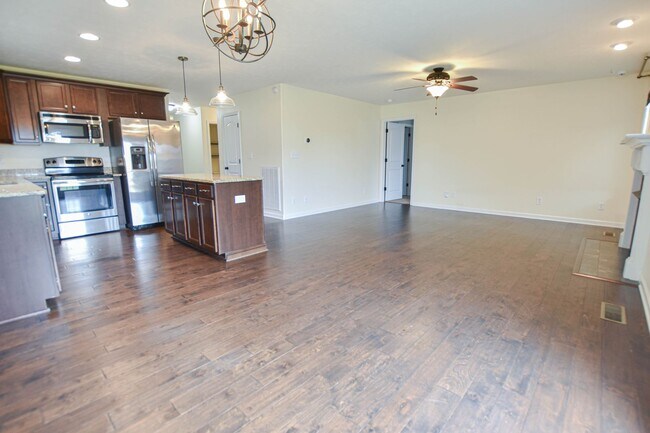 Building Photo - 3561 Aurora Dr