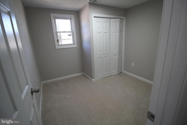 Building Photo - 5522 Addison Rd