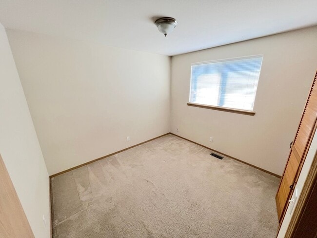 Building Photo - Spacious Upgraded Bothell/North Kirkland Home!