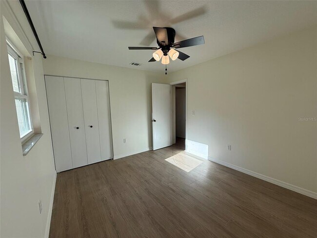 Building Photo - 2101 NE 55th St