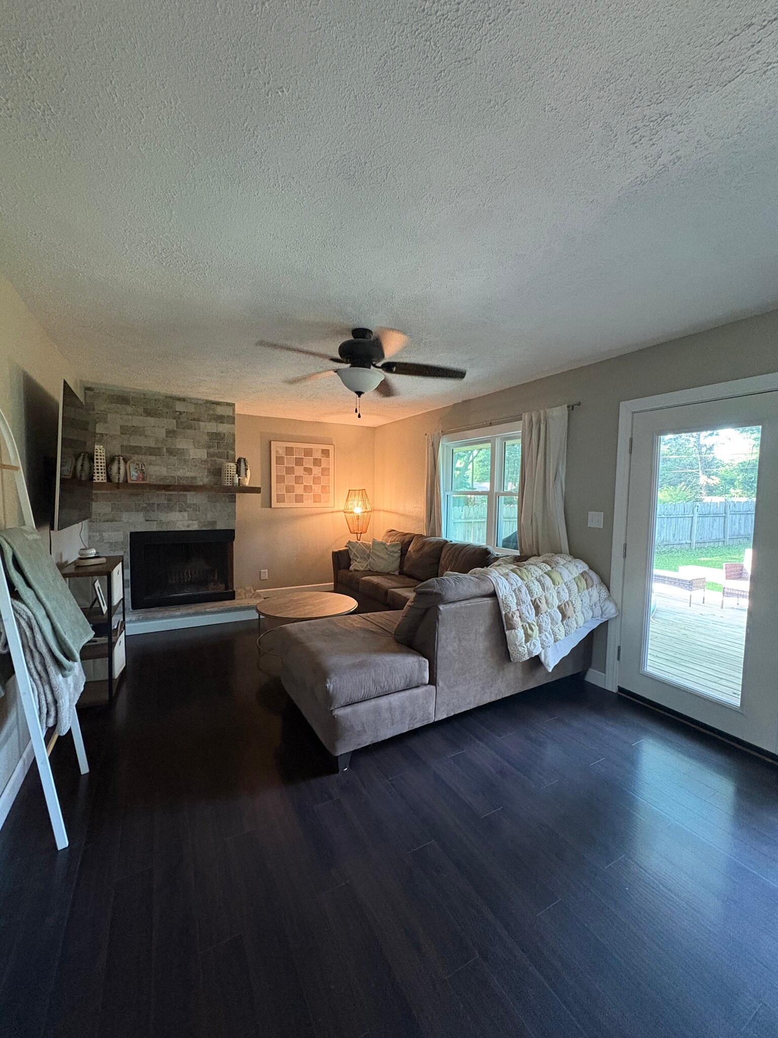 Building Photo - 1011 Pine Valley Dr