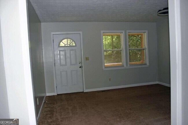 Building Photo - 6694 Young Ct