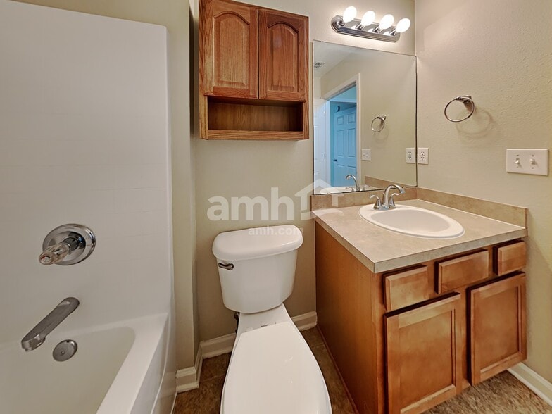 Building Photo - 160 Old Hickory Forest Rd