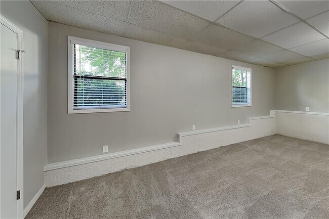 Building Photo - 4094 Maxanne Dr NW