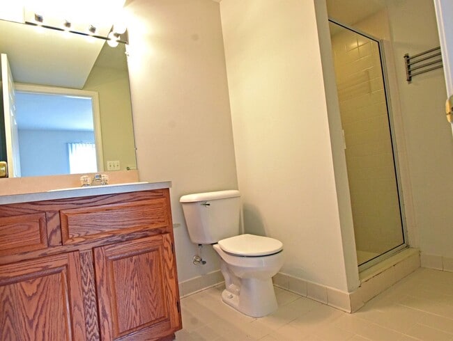 Building Photo - Shelby TWP 2-BR, 2-BA with Attached Garage, Lower Unit, Immediate Occupancy